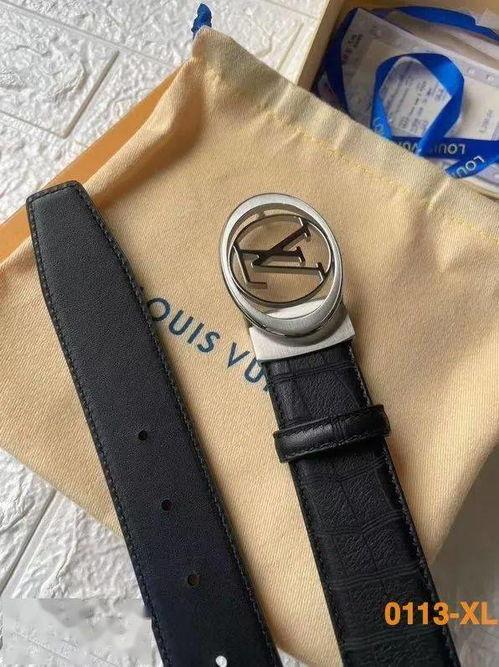 男明星腰带,揭秘男明星的时尚腰带魅力