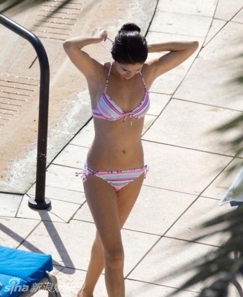 女明星的裸晒,女明星的自信与魅力展现